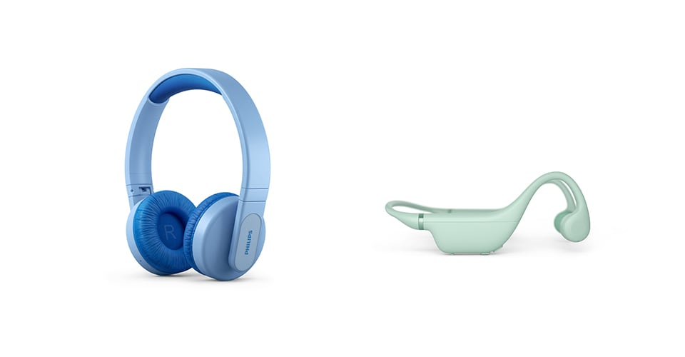 Kék fejpántos gyerekfejhallgató és zöld nyitott fülű gyerekfejhallgató