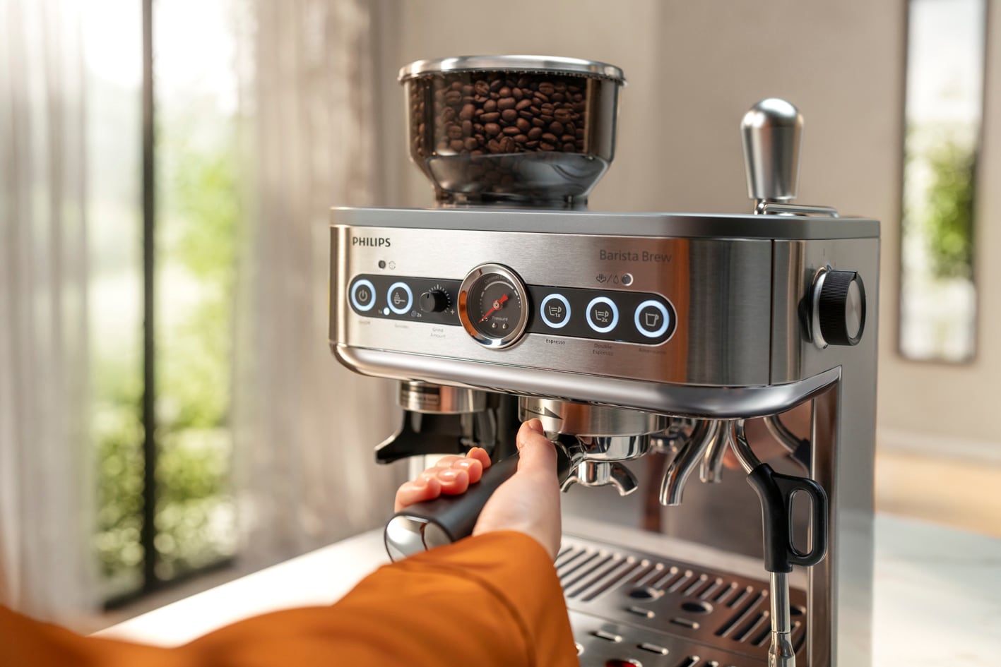 A kávé lefőzése a Philips Barista Brew készülékben