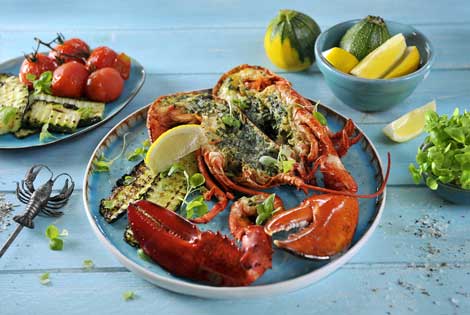 Gegrilde kreeft met courgette